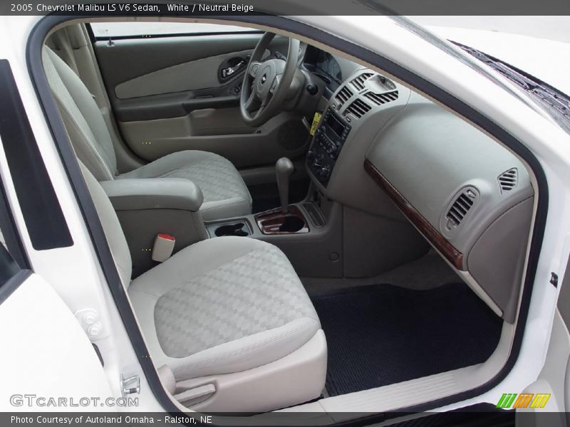 White / Neutral Beige 2005 Chevrolet Malibu LS V6 Sedan