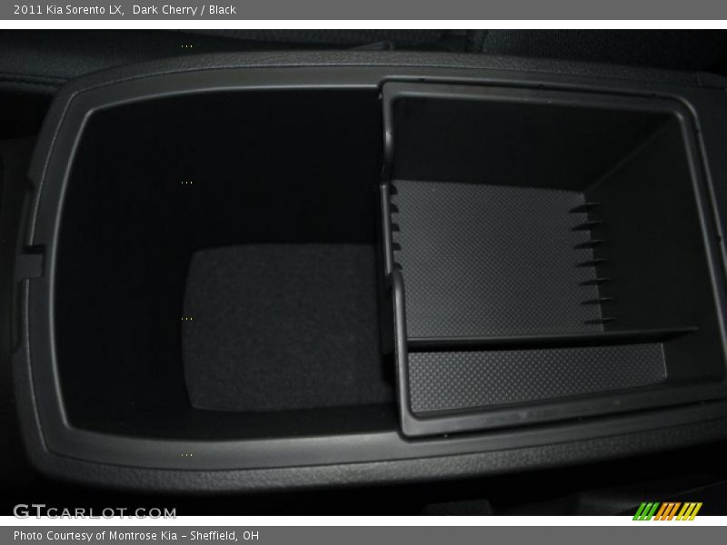 Dark Cherry / Black 2011 Kia Sorento LX