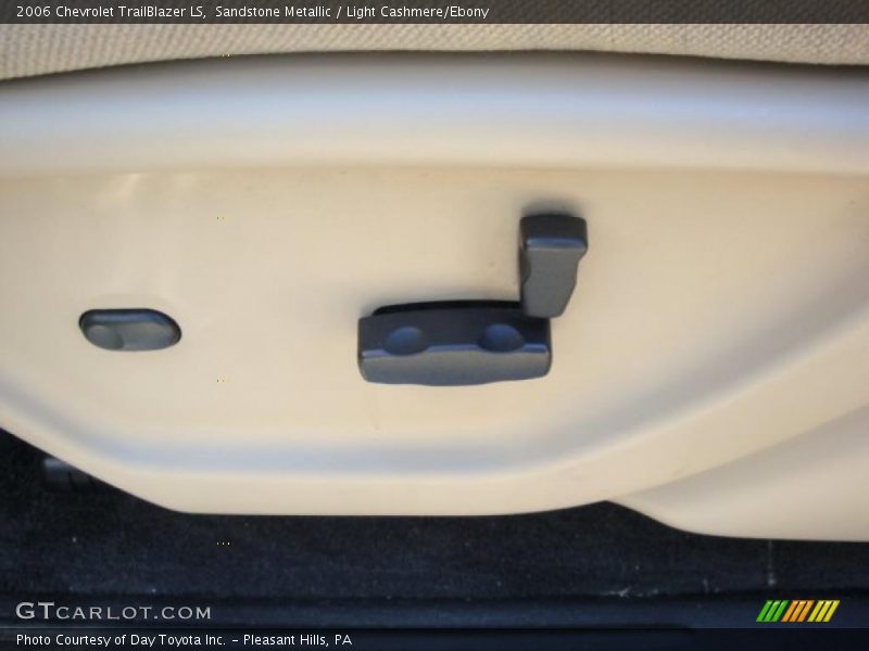 Sandstone Metallic / Light Cashmere/Ebony 2006 Chevrolet TrailBlazer LS
