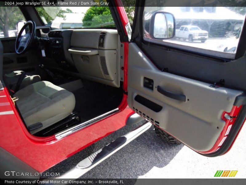 Flame Red / Dark Slate Gray 2004 Jeep Wrangler SE 4x4
