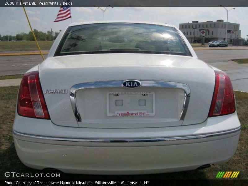 Pearl White / Beige 2008 Kia Amanti