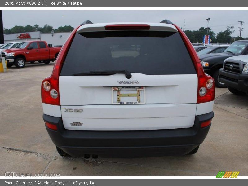 Ice White / Taupe 2005 Volvo XC90 2.5T