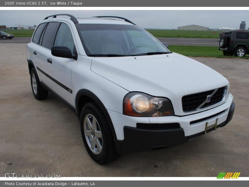 Ice White / Taupe 2005 Volvo XC90 2.5T