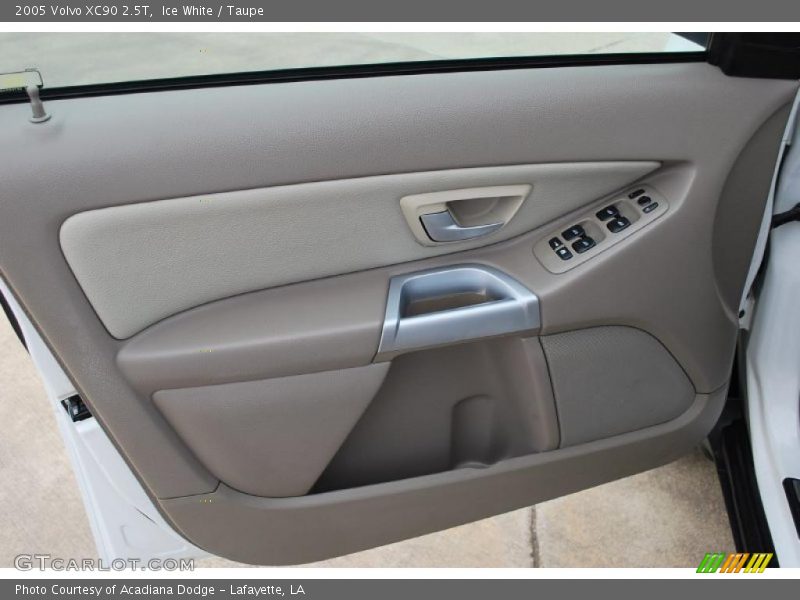 Ice White / Taupe 2005 Volvo XC90 2.5T
