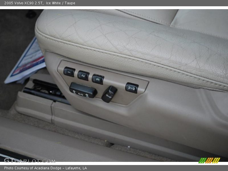 Ice White / Taupe 2005 Volvo XC90 2.5T