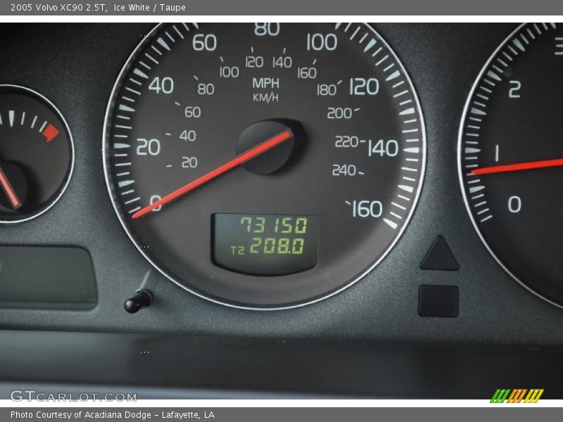 Ice White / Taupe 2005 Volvo XC90 2.5T