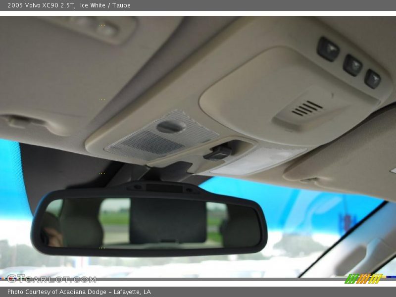 Ice White / Taupe 2005 Volvo XC90 2.5T