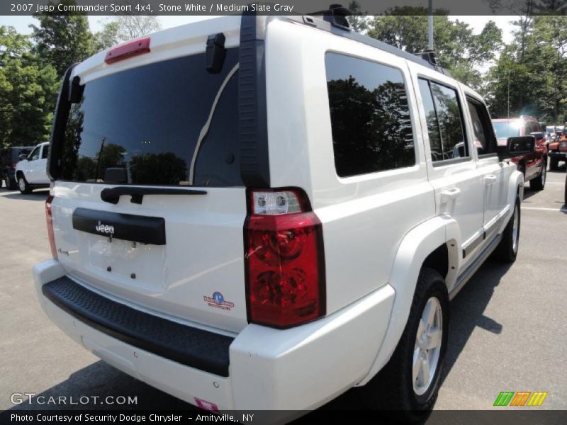 Stone White / Medium Slate Gray 2007 Jeep Commander Sport 4x4