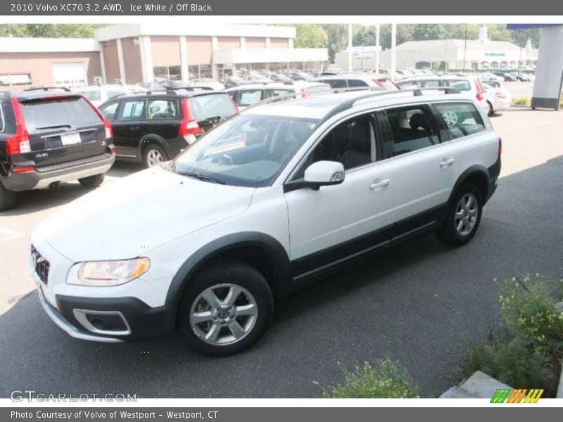 Ice White / Off Black 2010 Volvo XC70 3.2 AWD