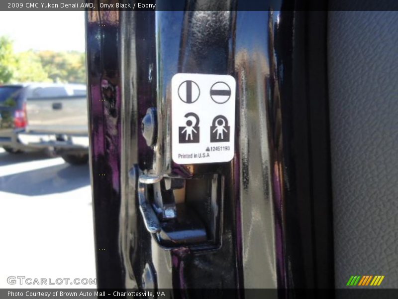 Onyx Black / Ebony 2009 GMC Yukon Denali AWD