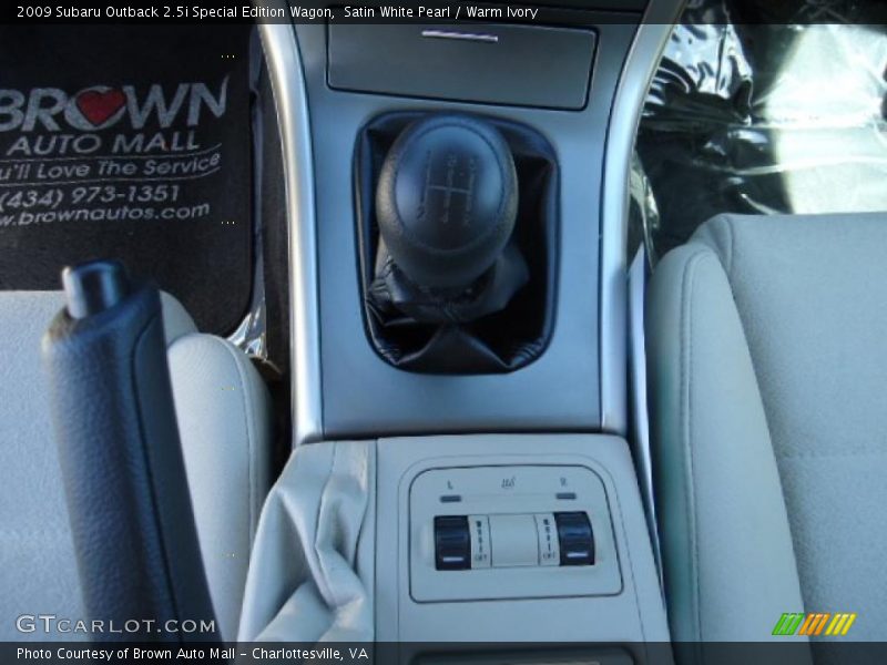 Satin White Pearl / Warm Ivory 2009 Subaru Outback 2.5i Special Edition Wagon