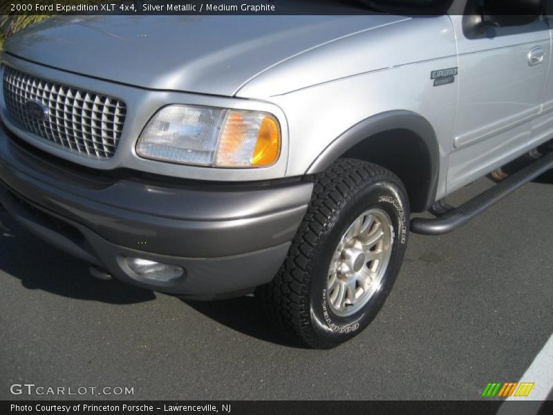Silver Metallic / Medium Graphite 2000 Ford Expedition XLT 4x4