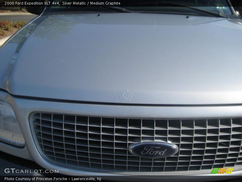 Silver Metallic / Medium Graphite 2000 Ford Expedition XLT 4x4
