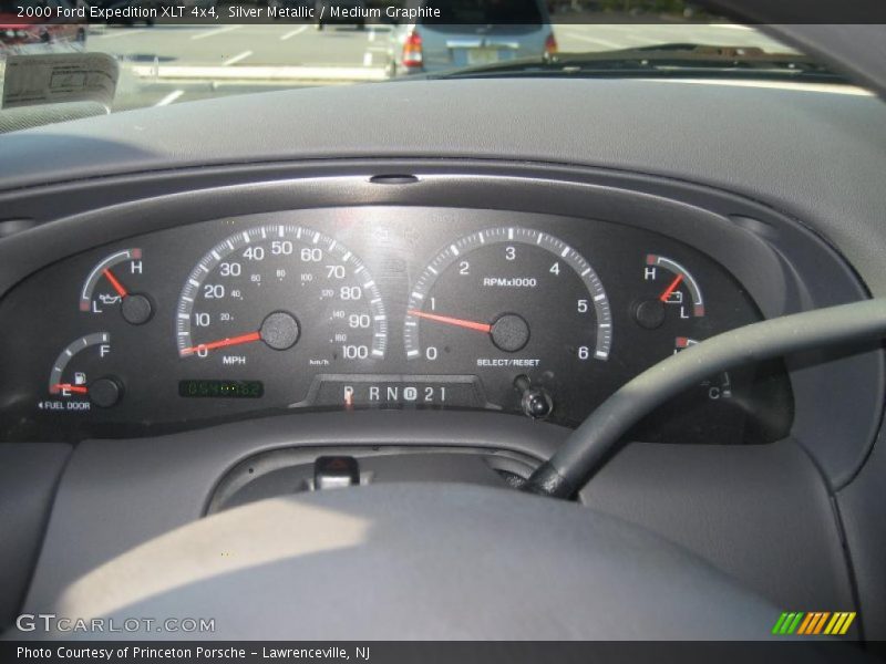 Silver Metallic / Medium Graphite 2000 Ford Expedition XLT 4x4