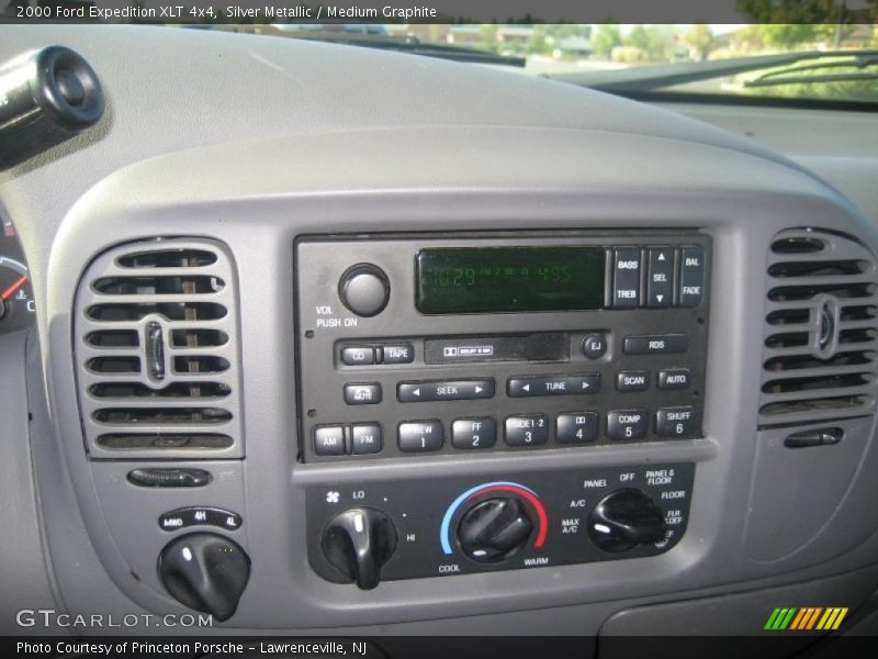 Silver Metallic / Medium Graphite 2000 Ford Expedition XLT 4x4