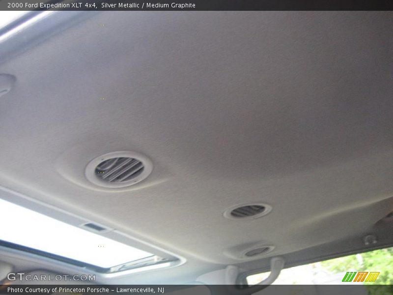 Silver Metallic / Medium Graphite 2000 Ford Expedition XLT 4x4