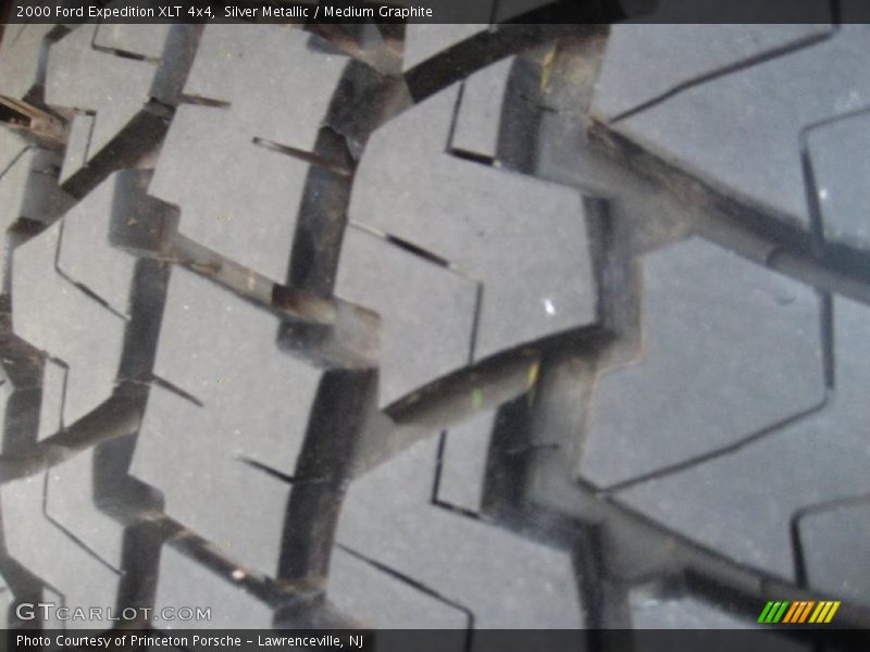 Silver Metallic / Medium Graphite 2000 Ford Expedition XLT 4x4