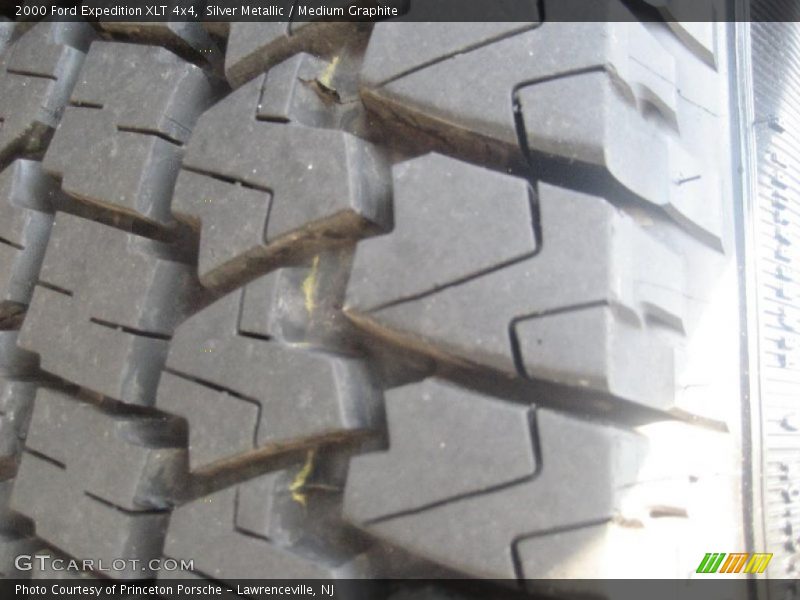 Silver Metallic / Medium Graphite 2000 Ford Expedition XLT 4x4
