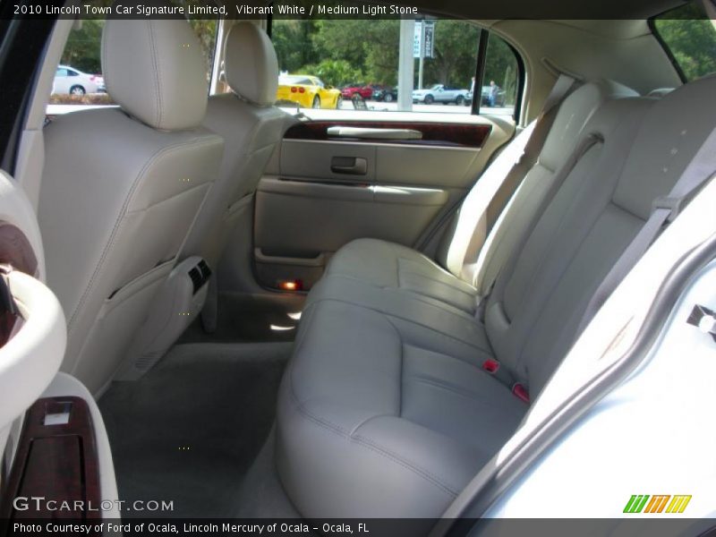 Vibrant White / Medium Light Stone 2010 Lincoln Town Car Signature Limited