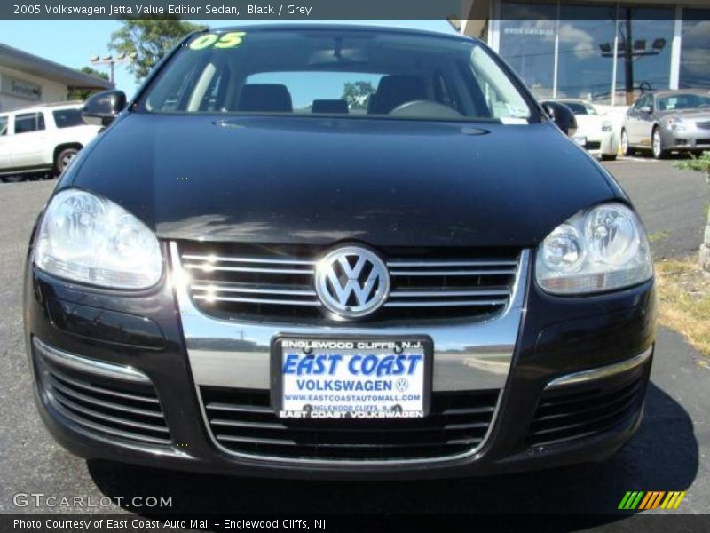 Black / Grey 2005 Volkswagen Jetta Value Edition Sedan