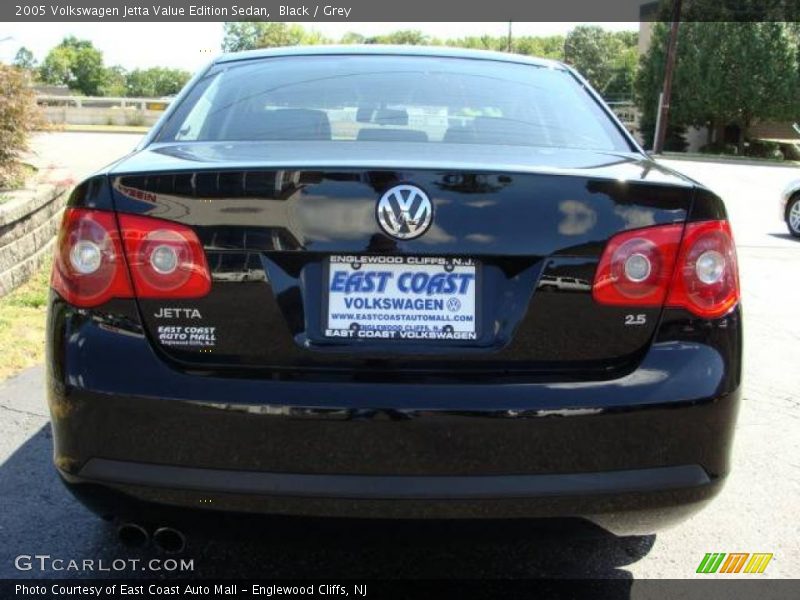 Black / Grey 2005 Volkswagen Jetta Value Edition Sedan