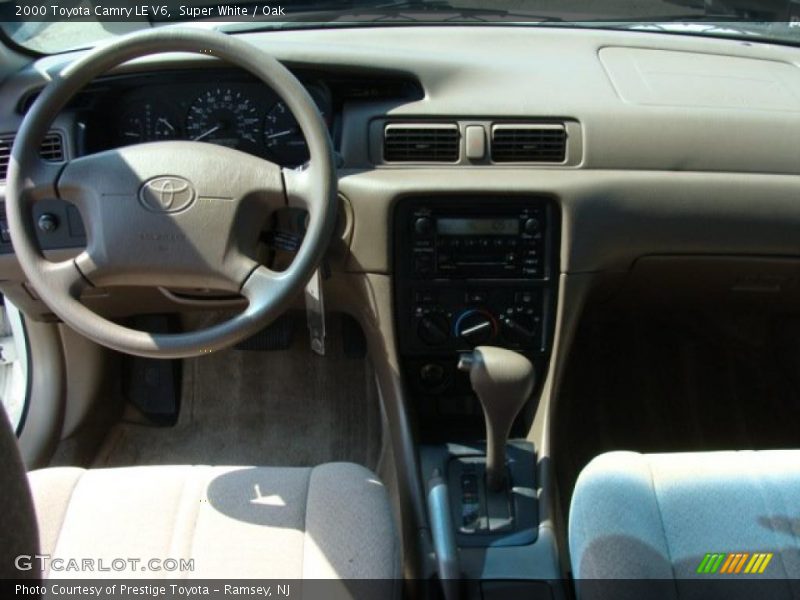Super White / Oak 2000 Toyota Camry LE V6