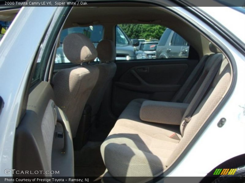 Super White / Oak 2000 Toyota Camry LE V6