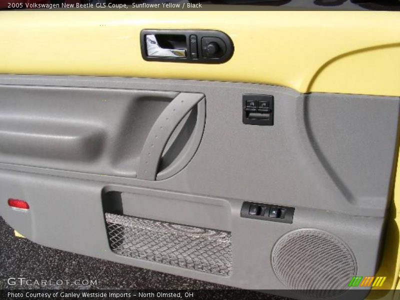 Sunflower Yellow / Black 2005 Volkswagen New Beetle GLS Coupe