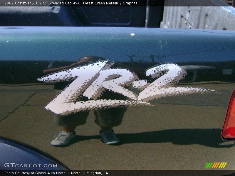 Forest Green Metallic / Graphite 2002 Chevrolet S10 ZR2 Extended Cab 4x4