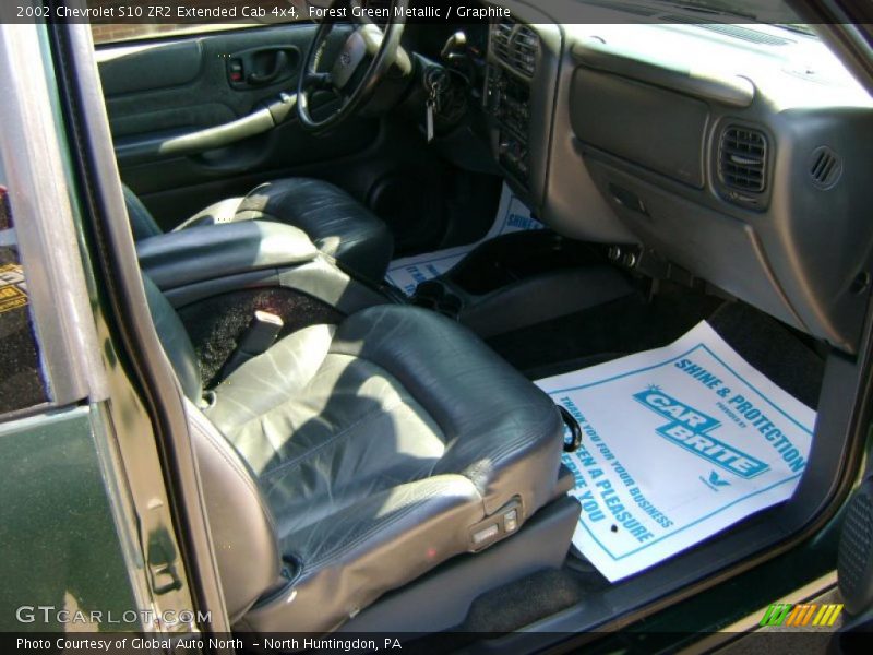 Forest Green Metallic / Graphite 2002 Chevrolet S10 ZR2 Extended Cab 4x4