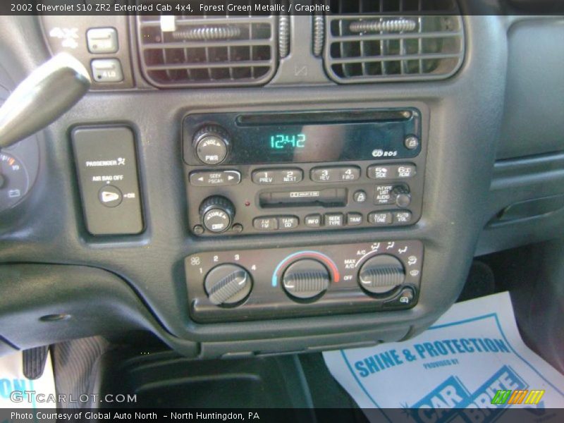 Forest Green Metallic / Graphite 2002 Chevrolet S10 ZR2 Extended Cab 4x4