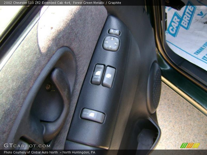 Forest Green Metallic / Graphite 2002 Chevrolet S10 ZR2 Extended Cab 4x4