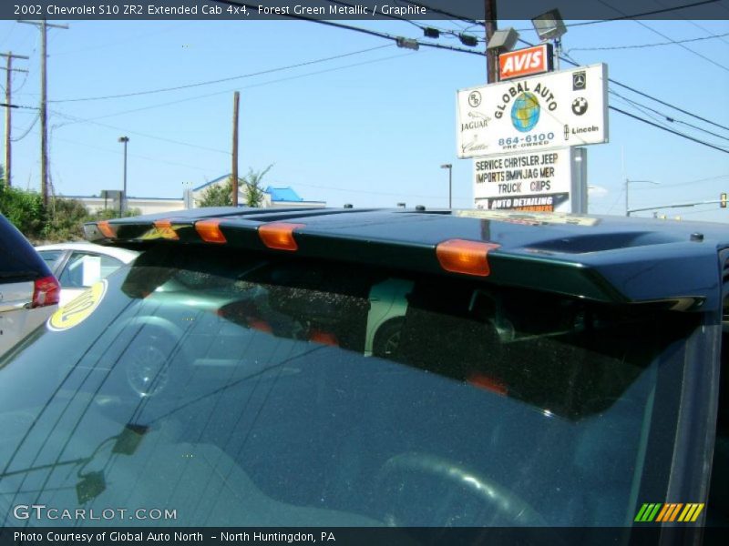 Forest Green Metallic / Graphite 2002 Chevrolet S10 ZR2 Extended Cab 4x4