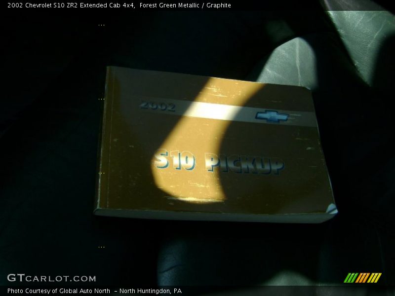 Forest Green Metallic / Graphite 2002 Chevrolet S10 ZR2 Extended Cab 4x4