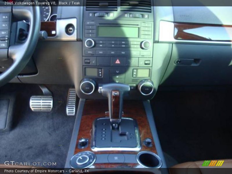 Black / Teak 2005 Volkswagen Touareg V8