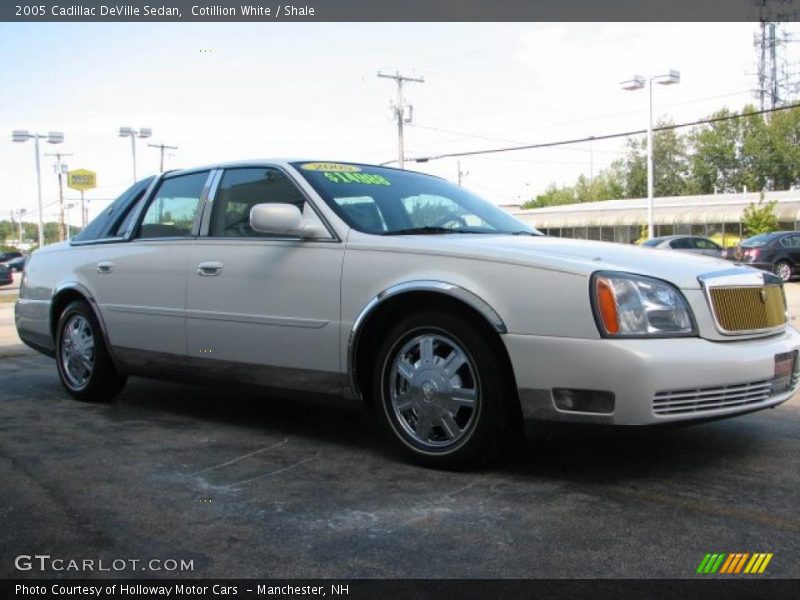Cotillion White / Shale 2005 Cadillac DeVille Sedan