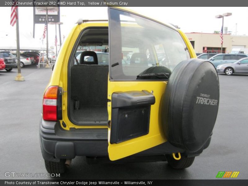Yellow / Medium Gray 2002 Chevrolet Tracker ZR2 4WD Hard Top