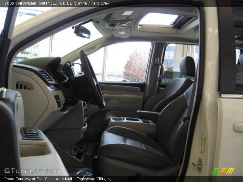 Calla Lilly White / Aero Grey 2009 Volkswagen Routan SEL