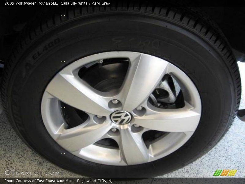 Calla Lilly White / Aero Grey 2009 Volkswagen Routan SEL