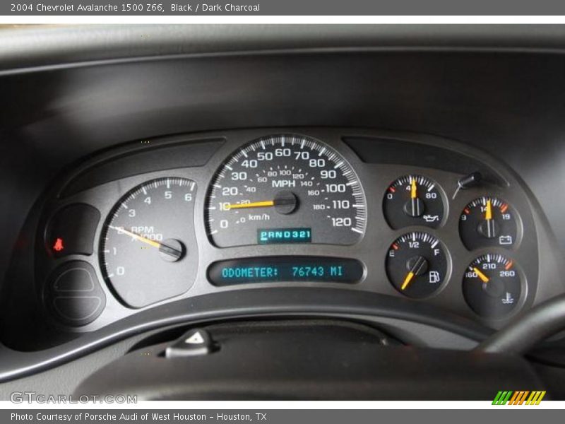 Black / Dark Charcoal 2004 Chevrolet Avalanche 1500 Z66