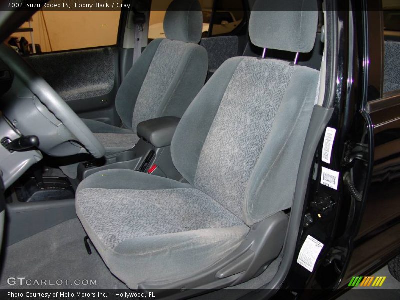 Ebony Black / Gray 2002 Isuzu Rodeo LS