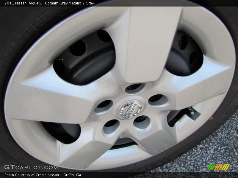 Gotham Gray Metallic / Gray 2011 Nissan Rogue S