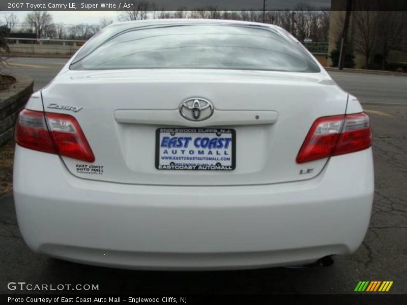 Super White / Ash 2007 Toyota Camry LE