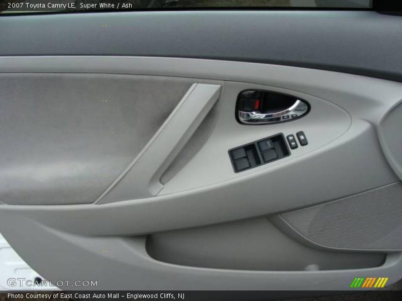 Super White / Ash 2007 Toyota Camry LE