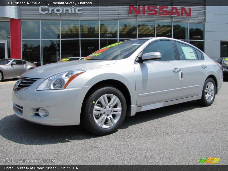 Radiant Silver / Charcoal 2010 Nissan Altima 2.5 SL
