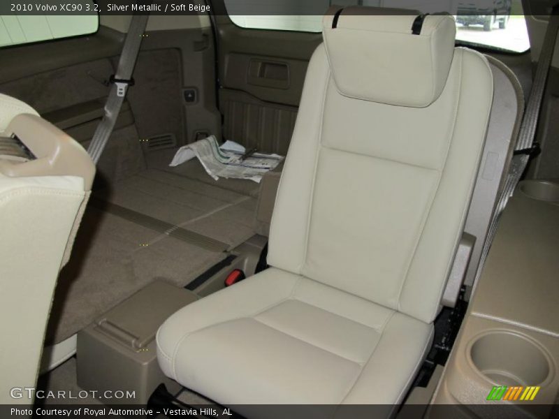 Silver Metallic / Soft Beige 2010 Volvo XC90 3.2