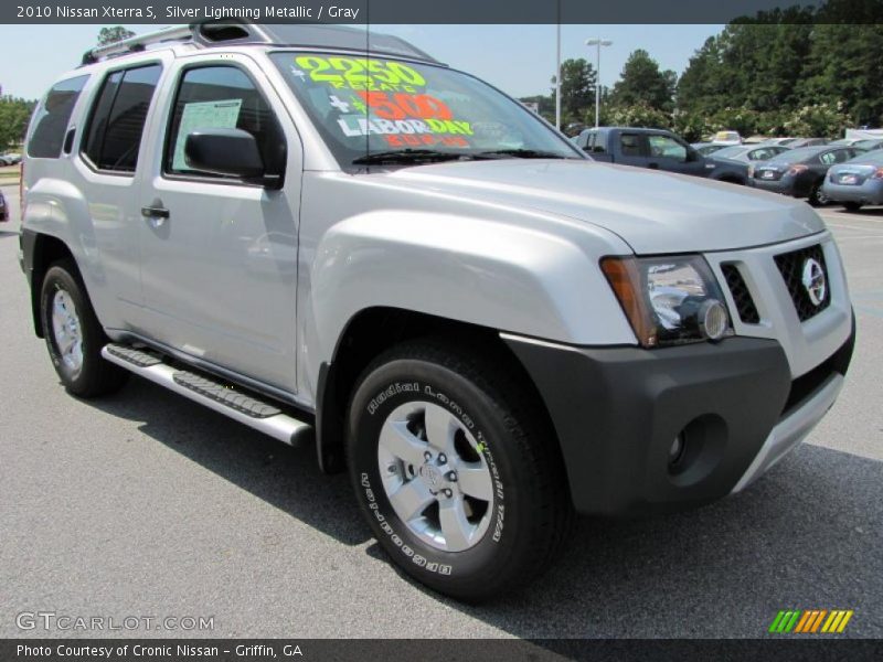 Silver Lightning Metallic / Gray 2010 Nissan Xterra S
