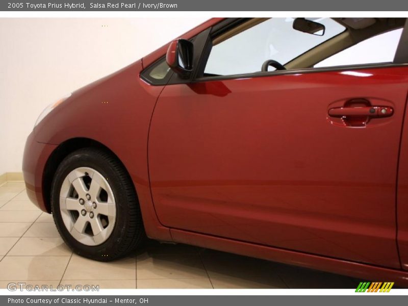 Salsa Red Pearl / Ivory/Brown 2005 Toyota Prius Hybrid