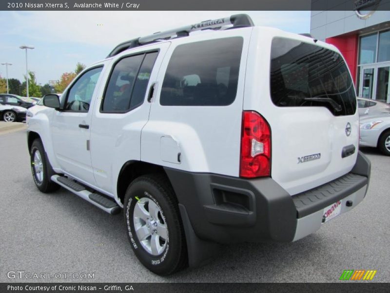 Avalanche White / Gray 2010 Nissan Xterra S