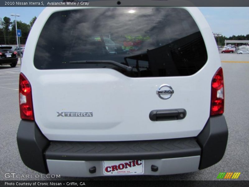 Avalanche White / Gray 2010 Nissan Xterra S